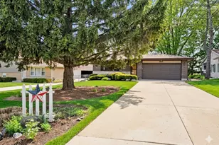 1020 Valewood Dr, Bartlett, IL 60103 - Photo 2