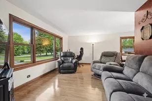 1020 Valewood Dr, Bartlett, IL 60103 - Photo 6