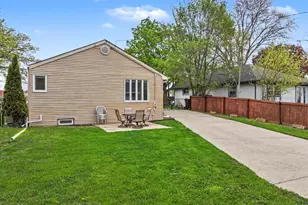 218 N Louis St, Mount Prospect, IL 60056 - Photo 28