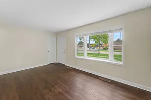 218 N Louis St, Mount Prospect, IL 60056 - Photo 6