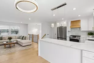 331 Gareth Ln, Schaumburg, IL 60193 - Photo 4