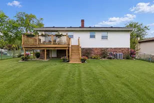 331 Gareth Ln, Schaumburg, IL 60193 - Photo 2