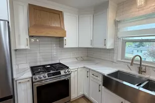 331 Gareth Ln, Schaumburg, IL 60193 - Photo 10