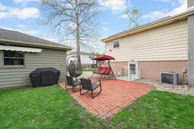9447 Overhill Avenue, Morton Grove, IL 60053 - Photo 20
