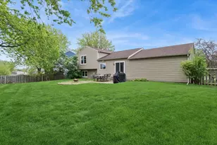 733 Cypress Ln, Carol Stream, IL 60188 - Photo 18