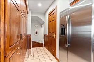 1123 Cleveland St, Evanston, IL 60202 - Photo 16