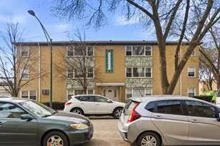 5241 N Reserve Ave, Chicago, IL 60656 - Photo 1