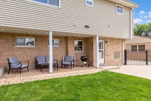 8233 N Octavia Ave, Niles, IL 60714 - Photo 24