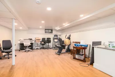 8233 N Octavia Avenue, Niles, IL 60714 - Photo 20