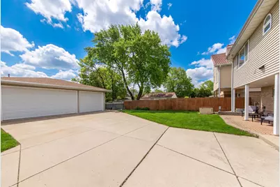 8233 N Octavia Avenue, Niles, IL 60714 - Photo 26