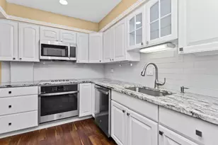 205 Rivershire Ln, Lincolnshire, IL 60069 - Photo 8