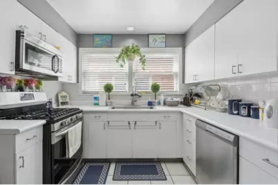 9052 Keating Avenue #2A, Skokie, IL 60076 - Photo 8