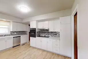 620 W White St, Champaign, IL 61820 - Photo 14