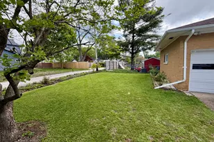 620 W White St, Champaign, IL 61820 - Photo 38