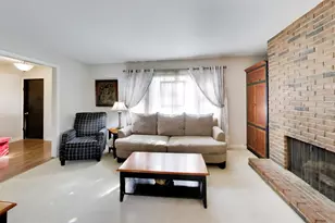 43W770 Fescue Ct, Saint Charles, IL 60175 - Photo 6