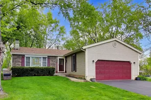 43W770 Fescue Ct, Saint Charles, IL 60175 - Photo 2