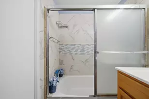 6950 S Cregier Ave, Chicago, IL 60649 - Photo 10