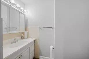 6950 S Cregier Ave, Chicago, IL 60649 - Photo 8