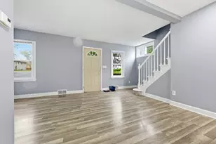 3216 Midway Dr, Island Lake, IL 60042 - Photo 6