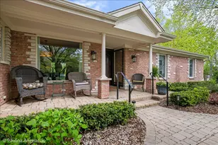 570 Hillside Ct, Barrington, IL 60010 - Photo 4