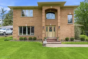 1N589 Goodrich Ave, Glen Ellyn, IL 60137 - Photo 1