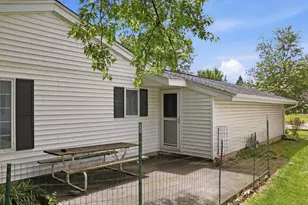 323 E Dresser Rd, Dekalb, IL 60115 - Photo 34