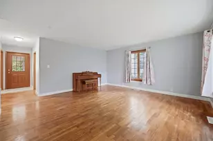 323 E Dresser Rd, Dekalb, IL 60115 - Photo 6