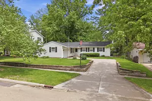 323 E Dresser Rd, Dekalb, IL 60115 - Photo 2