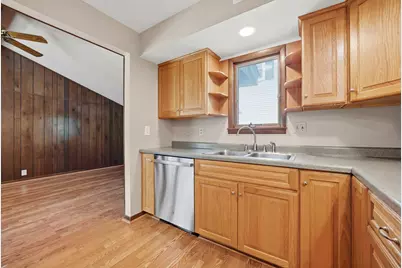 323 E Dresser Road, Dekalb, IL 60115 - Photo 10