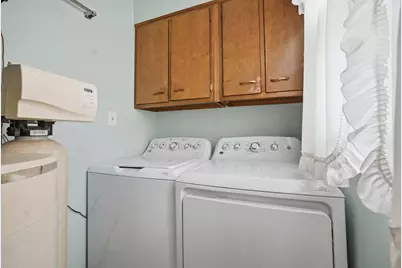 323 E Dresser Road, Dekalb, IL 60115 - Photo 20