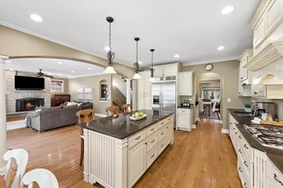 817 S Fairfield Avenue, Elmhurst, IL 60126 - Photo 8