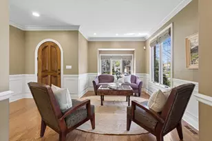 817 S Fairfield Ave, Elmhurst, IL 60126 - Photo 2
