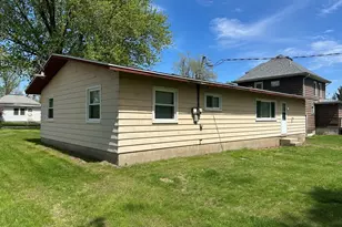 1919 Portland Ave, Savanna, IL 61074 - Photo 2
