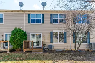 532 S Jade Ln, Round Lake, IL 60073 - Photo 28