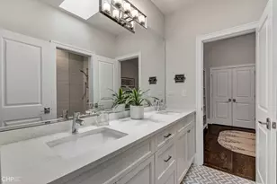 2447 N Greenview Ave, Chicago, IL 60614 - Photo 32