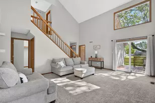 212 Huntington Ct, Shorewood, IL 60404 - Photo 2