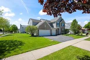 6065 Irene Dr, Hoffman Estates, IL 60192 - Photo 2
