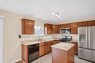 5903 Delaware Ave, Gurnee, IL 60031 - Photo 6
