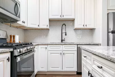 445 W Surf Street #3E, Chicago, IL 60657 - Photo 14