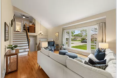 2426 S Shag Bark Trail, Arlington Heights, IL 60005 - Photo 6