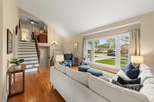 2426 S Shag Bark Trail, Arlington Heights, IL 60005 - Photo 6