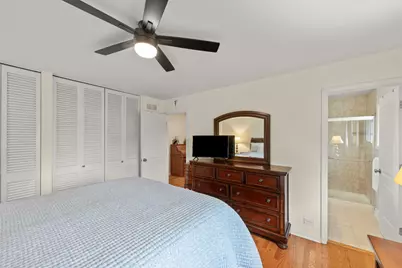 2426 S Shag Bark Trail, Arlington Heights, IL 60005 - Photo 16