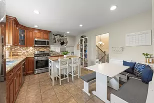2426 S Shag Bark Trail, Arlington Heights, IL 60005 - Photo 10