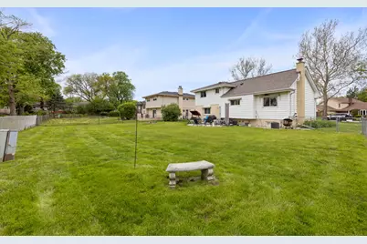 2426 S Shag Bark Trail, Arlington Heights, IL 60005 - Photo 24