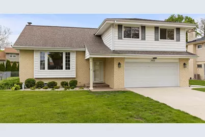 2426 S Shag Bark Trail, Arlington Heights, IL 60005 - Photo 2
