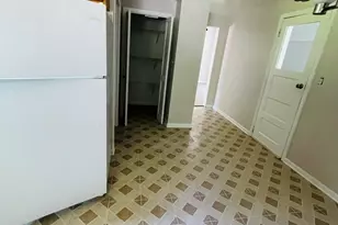 9330 S 51st Ave, Oak Lawn, IL 60453 - Photo 4