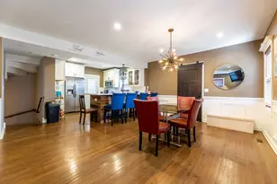 7931 S Paxton Ave, Chicago, IL 60617 - Photo 4