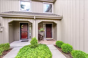 789 Oak Hill Rd, Lake Barrington, IL 60010 - Photo 2