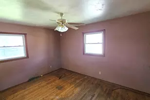 903 W 10th St, Belvidere, IL 61008 - Photo 6