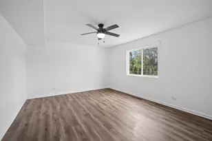 644 Dover Dr, Elgin, IL 60120 - Photo 10